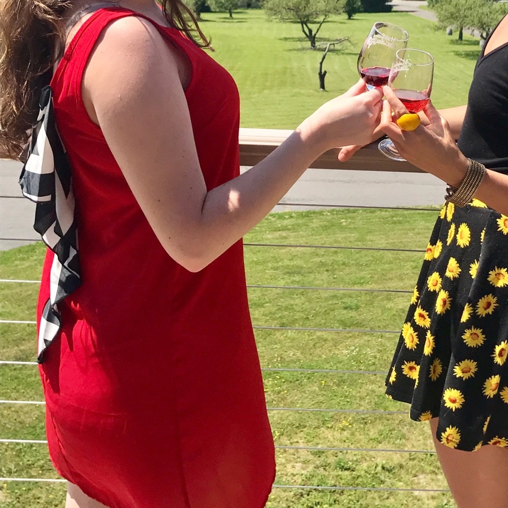Auditions // Red dress with pretty bow on back❤️🤍 - Picture 8 of 8